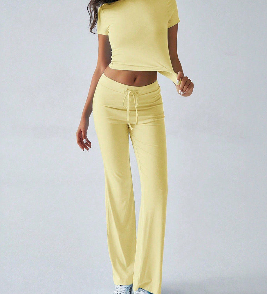 Essential Two-Piece Active Set ropped Short Sleeve Top Drawstring Flare Pants